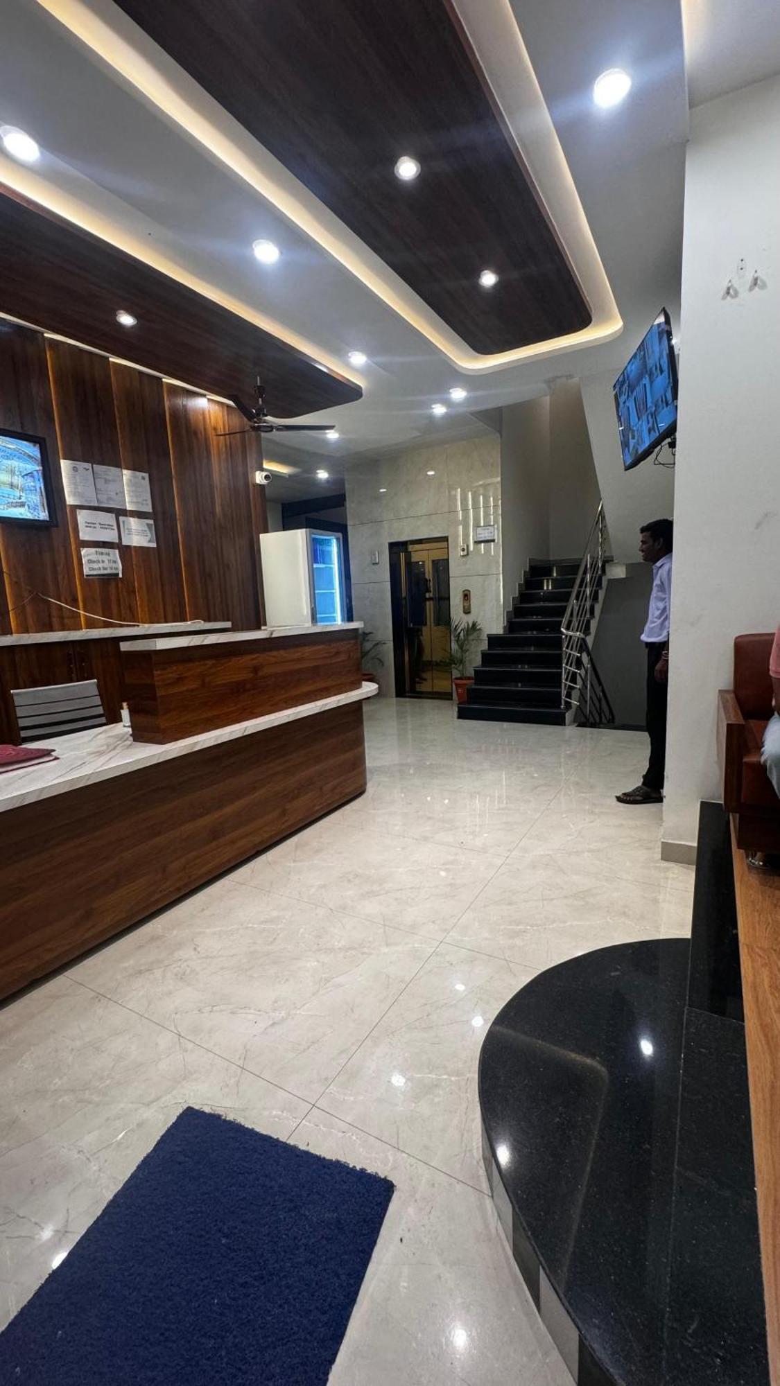 Hotel Prakasham Ujjain Luaran gambar