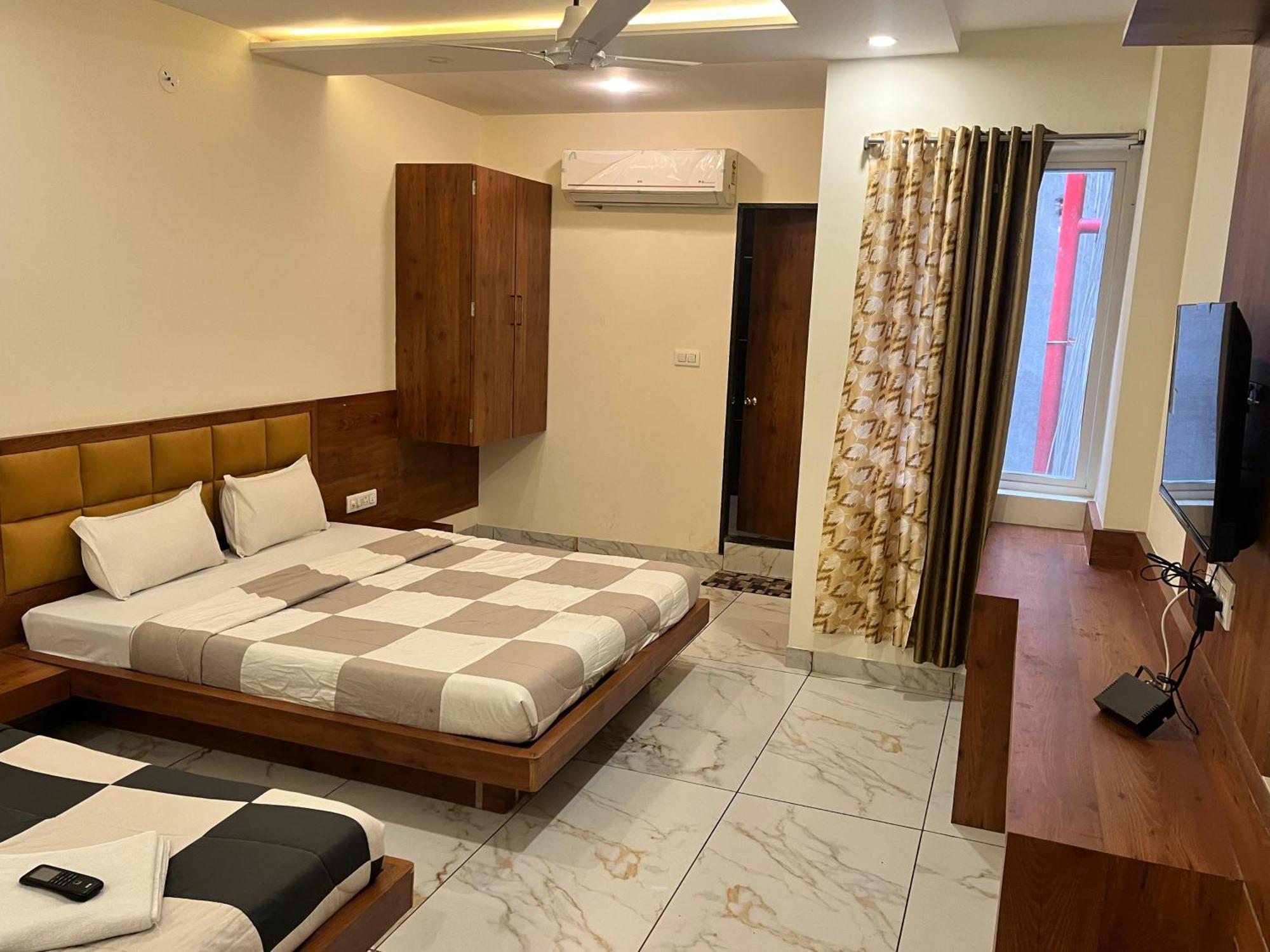 Hotel Prakasham Ujjain Luaran gambar