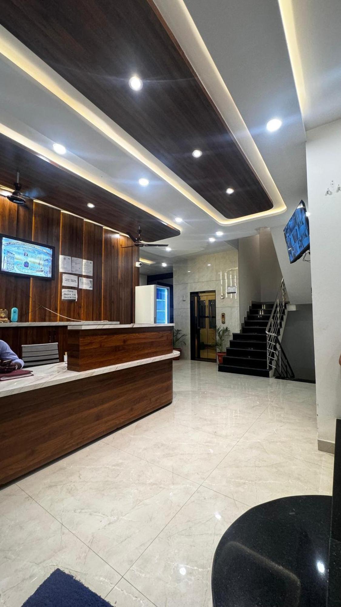 Hotel Prakasham Ujjain Luaran gambar
