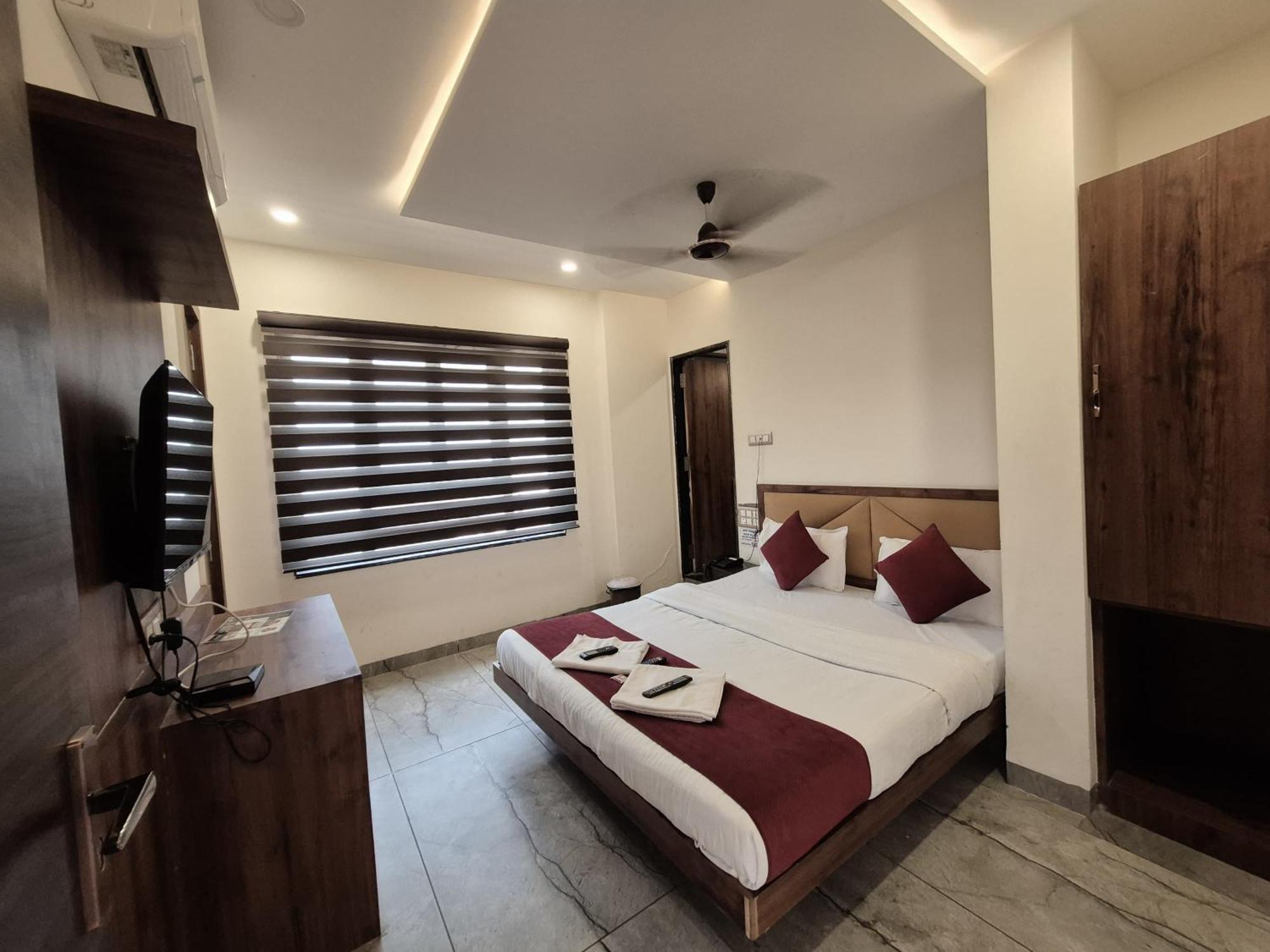 Hotel Prakasham Ujjain Luaran gambar