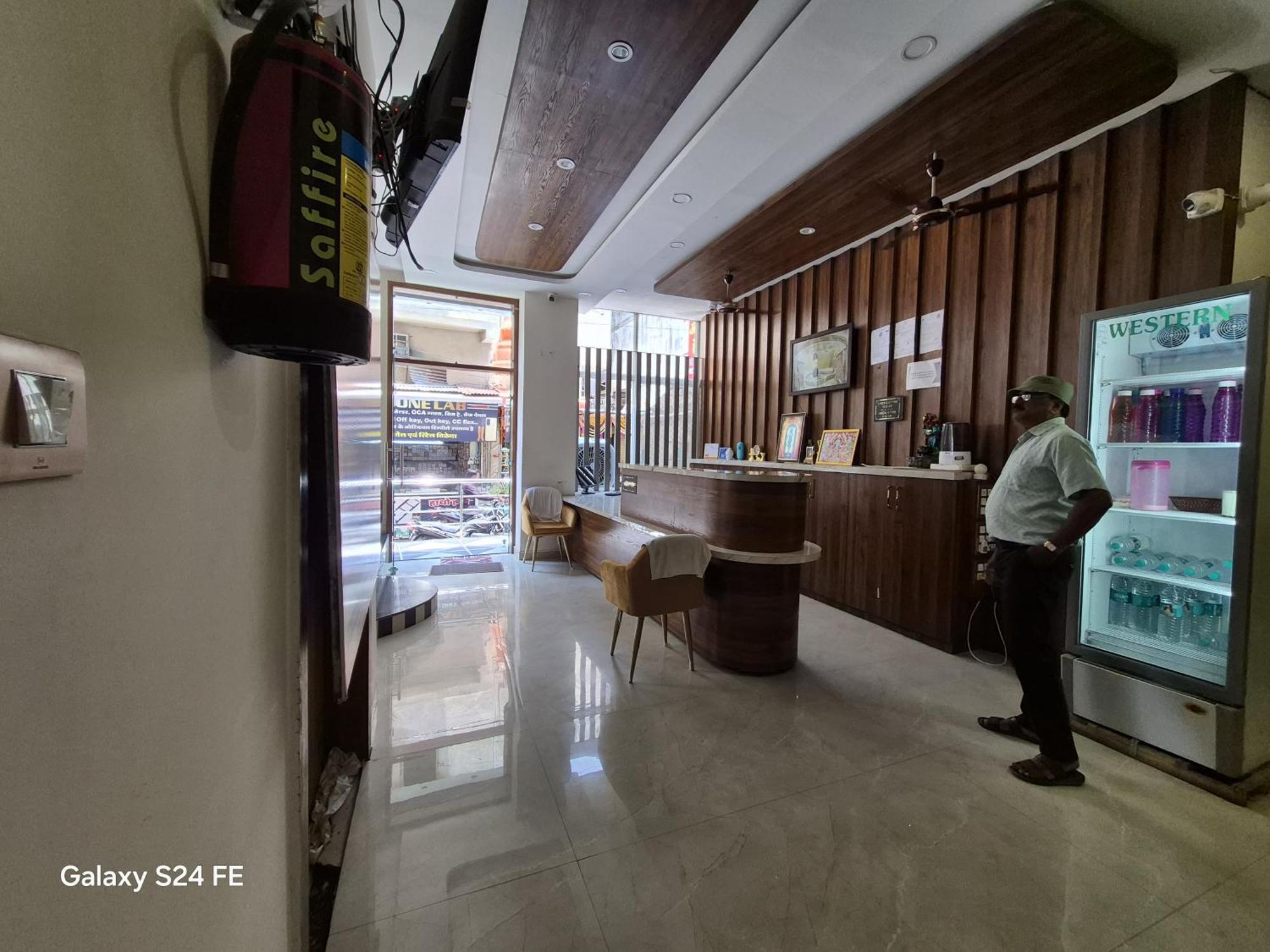 Hotel Prakasham Ujjain Luaran gambar