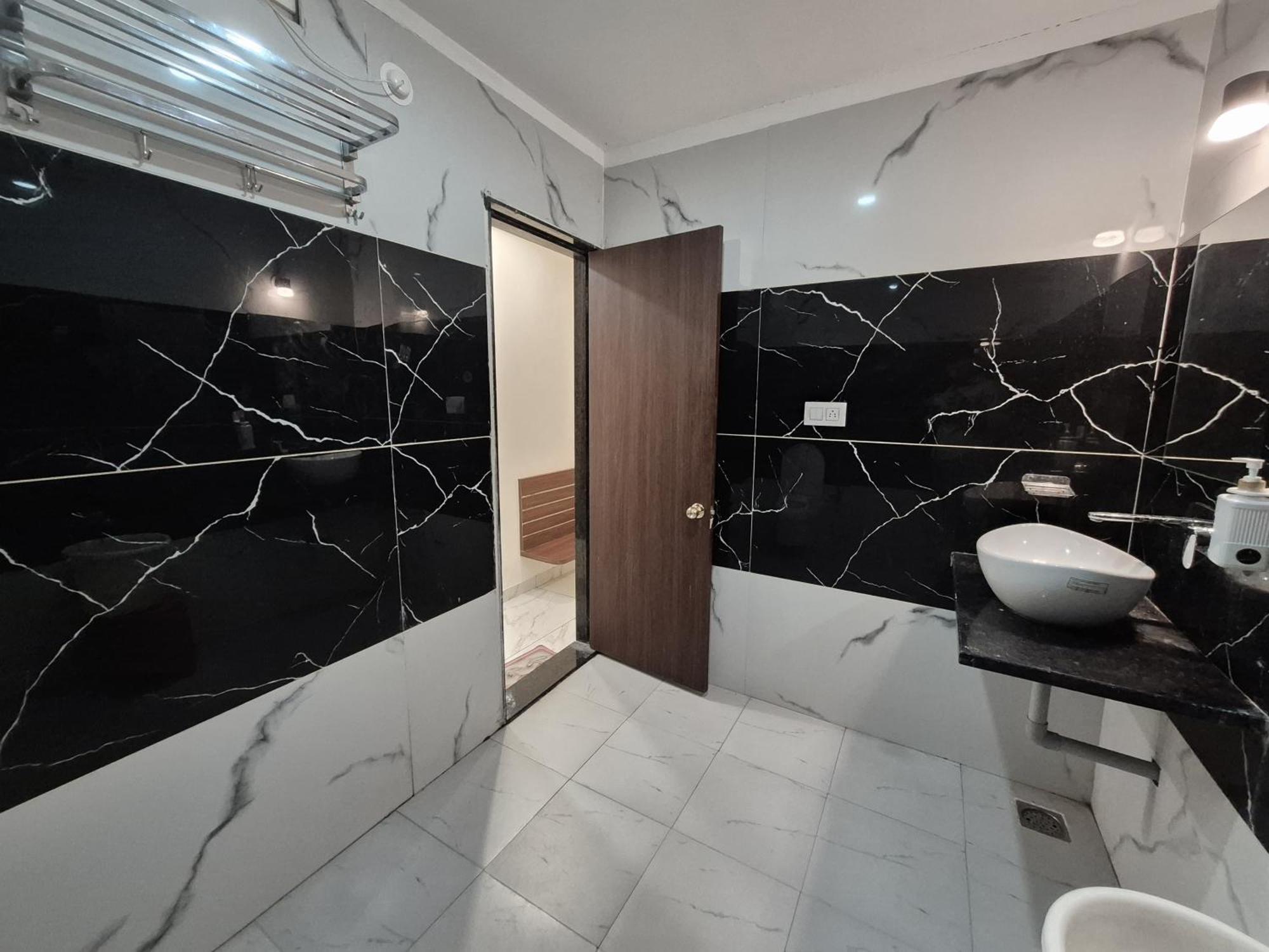 Hotel Prakasham Ujjain Luaran gambar