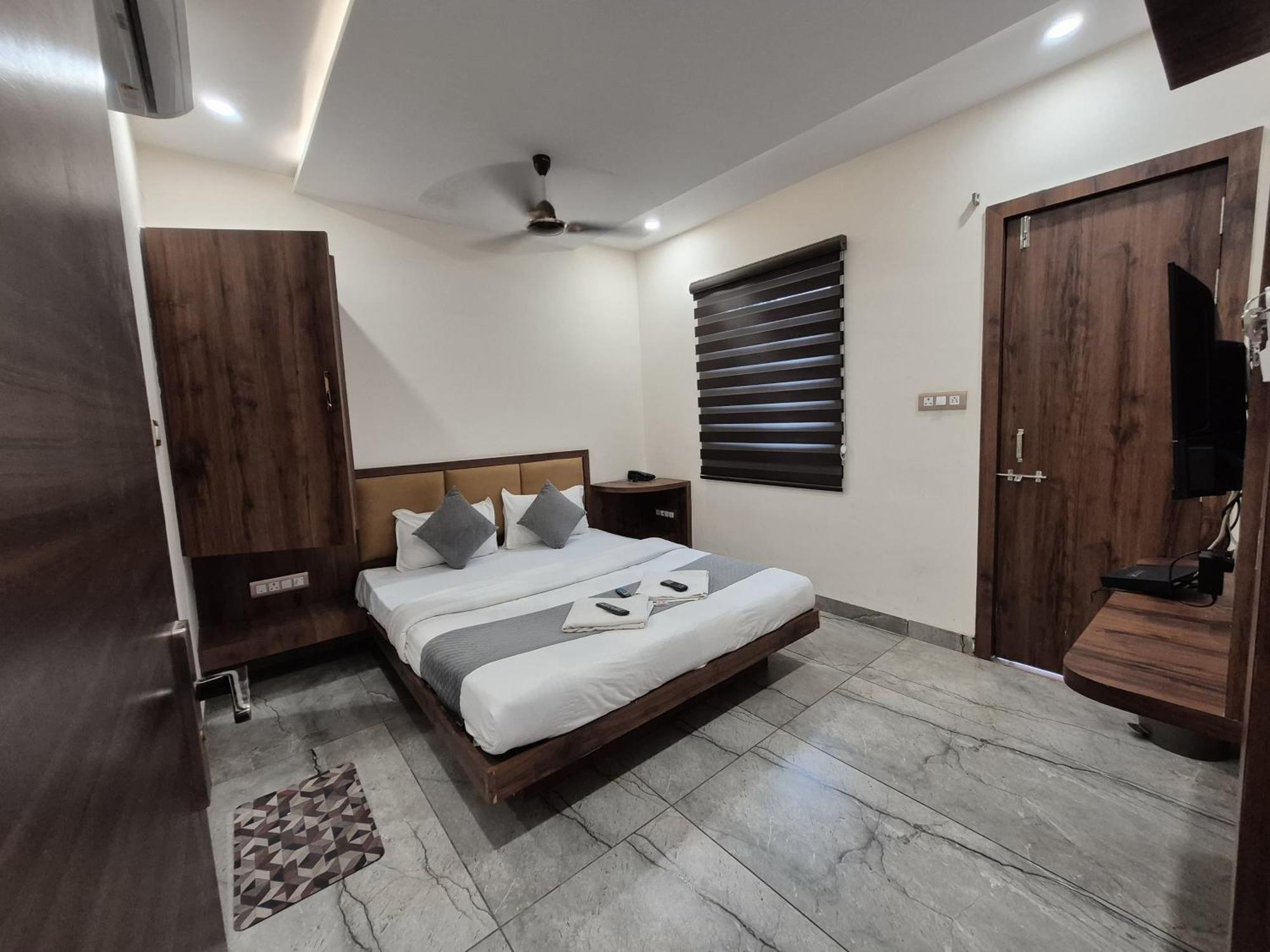 Hotel Prakasham Ujjain Luaran gambar