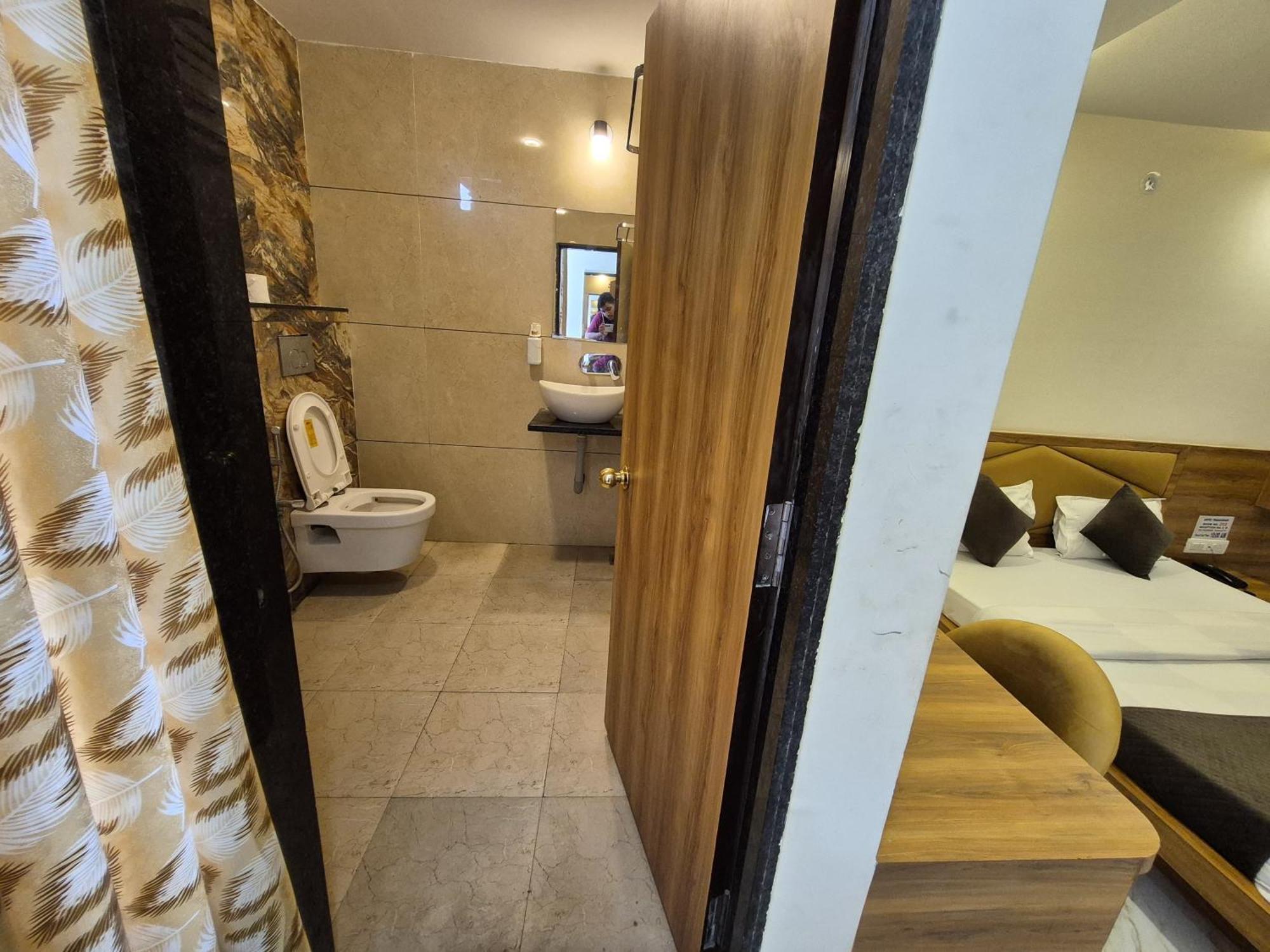 Hotel Prakasham Ujjain Luaran gambar
