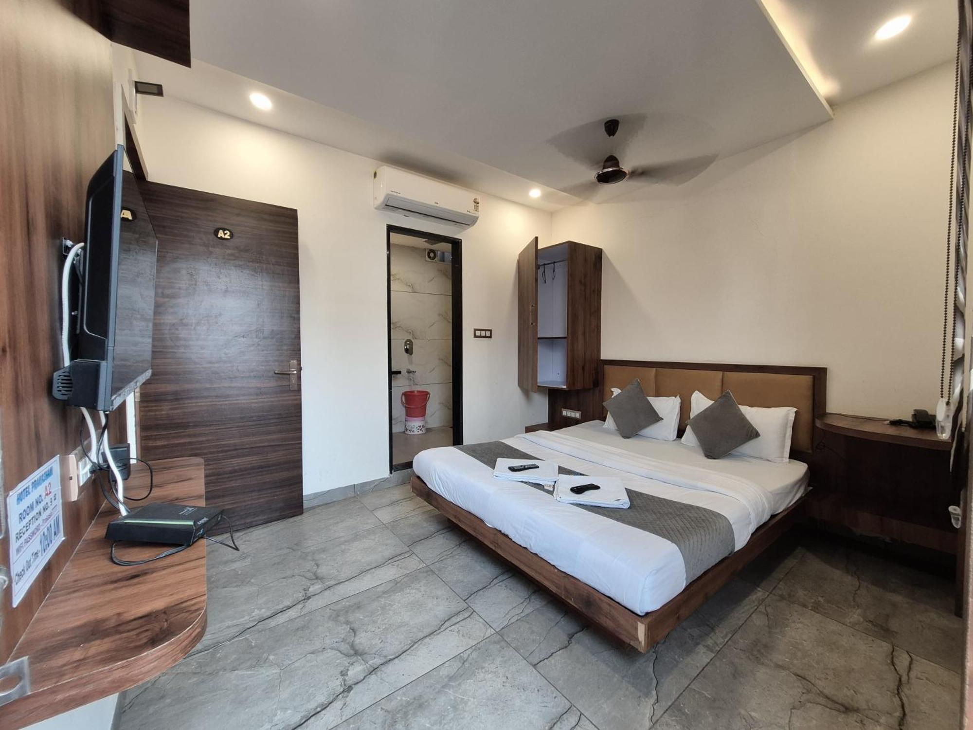 Hotel Prakasham Ujjain Luaran gambar