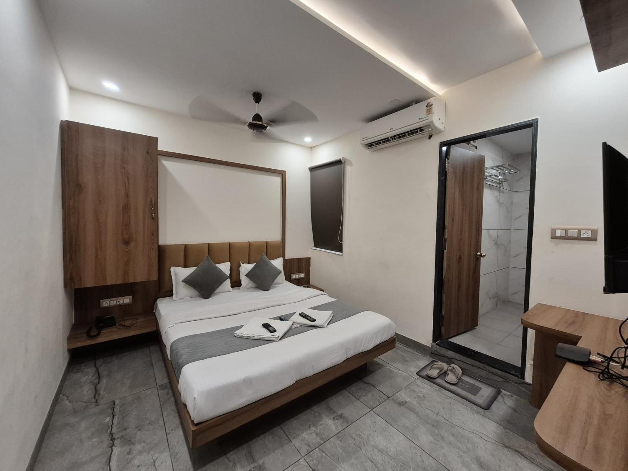Hotel Prakasham Ujjain Luaran gambar