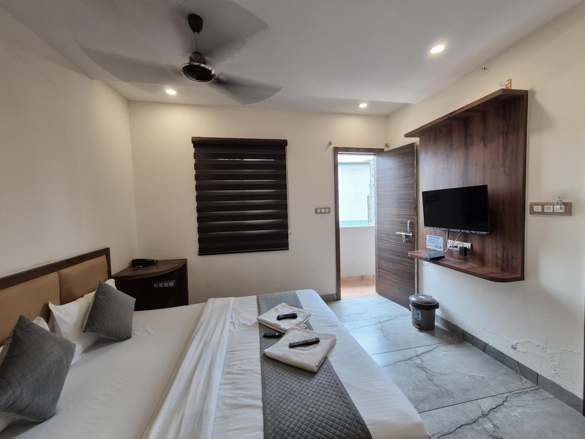 Hotel Prakasham Ujjain Luaran gambar