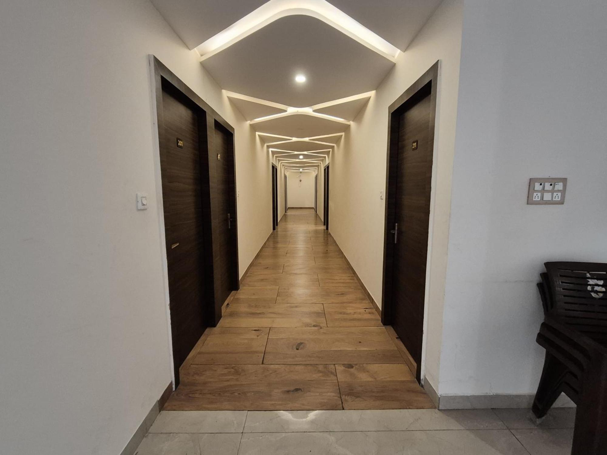 Hotel Prakasham Ujjain Luaran gambar