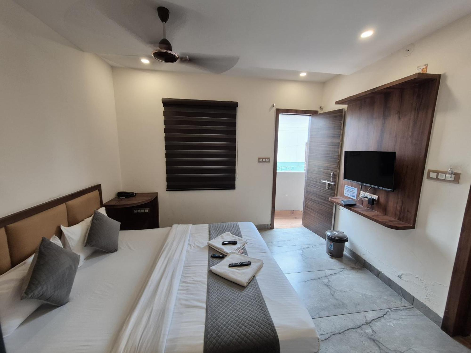 Hotel Prakasham Ujjain Luaran gambar